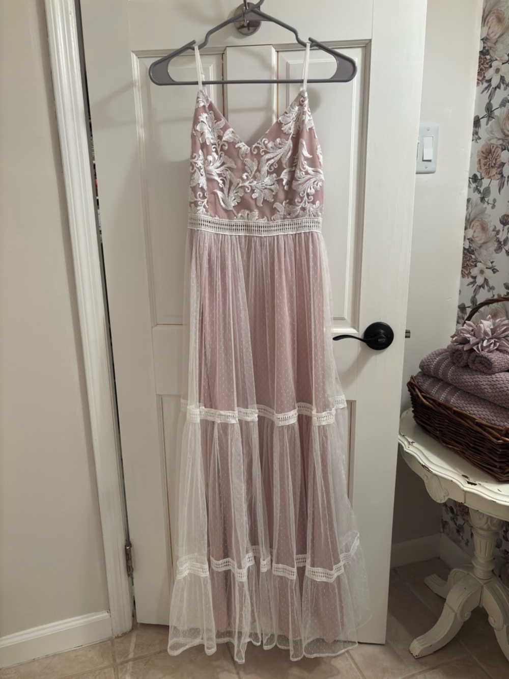 Lulus size small white and nude colored Lace dress- ALTERED for 5’2” length!